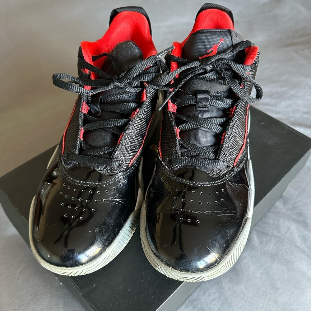 Boys Jordan’s size 4